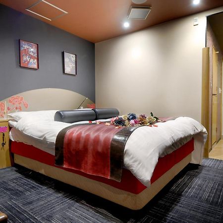 Hotel Love Ikutama -Adult Only Осака Екстериор снимка