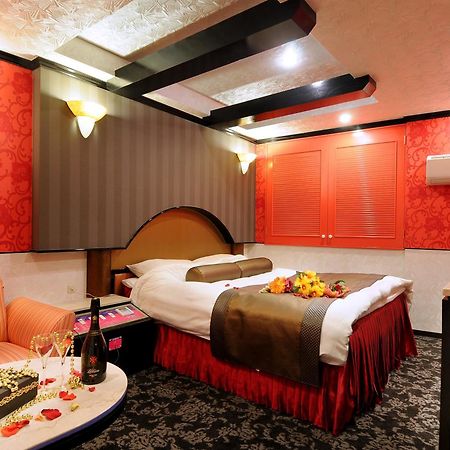 Hotel Love Ikutama -Adult Only Осака Екстериор снимка