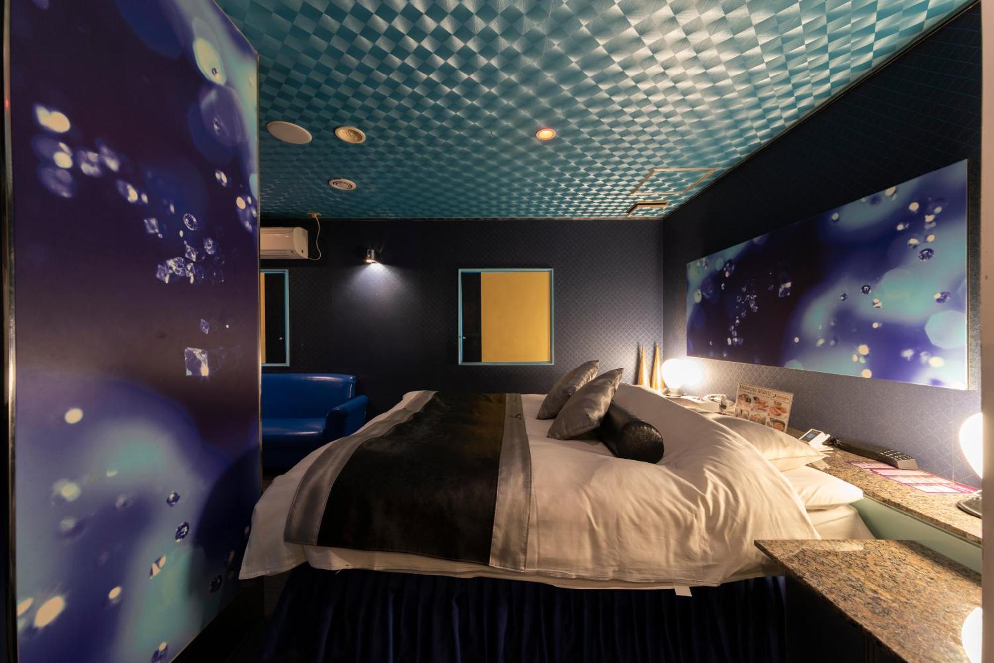 Hotel Love Ikutama -Adult Only Осака Екстериор снимка