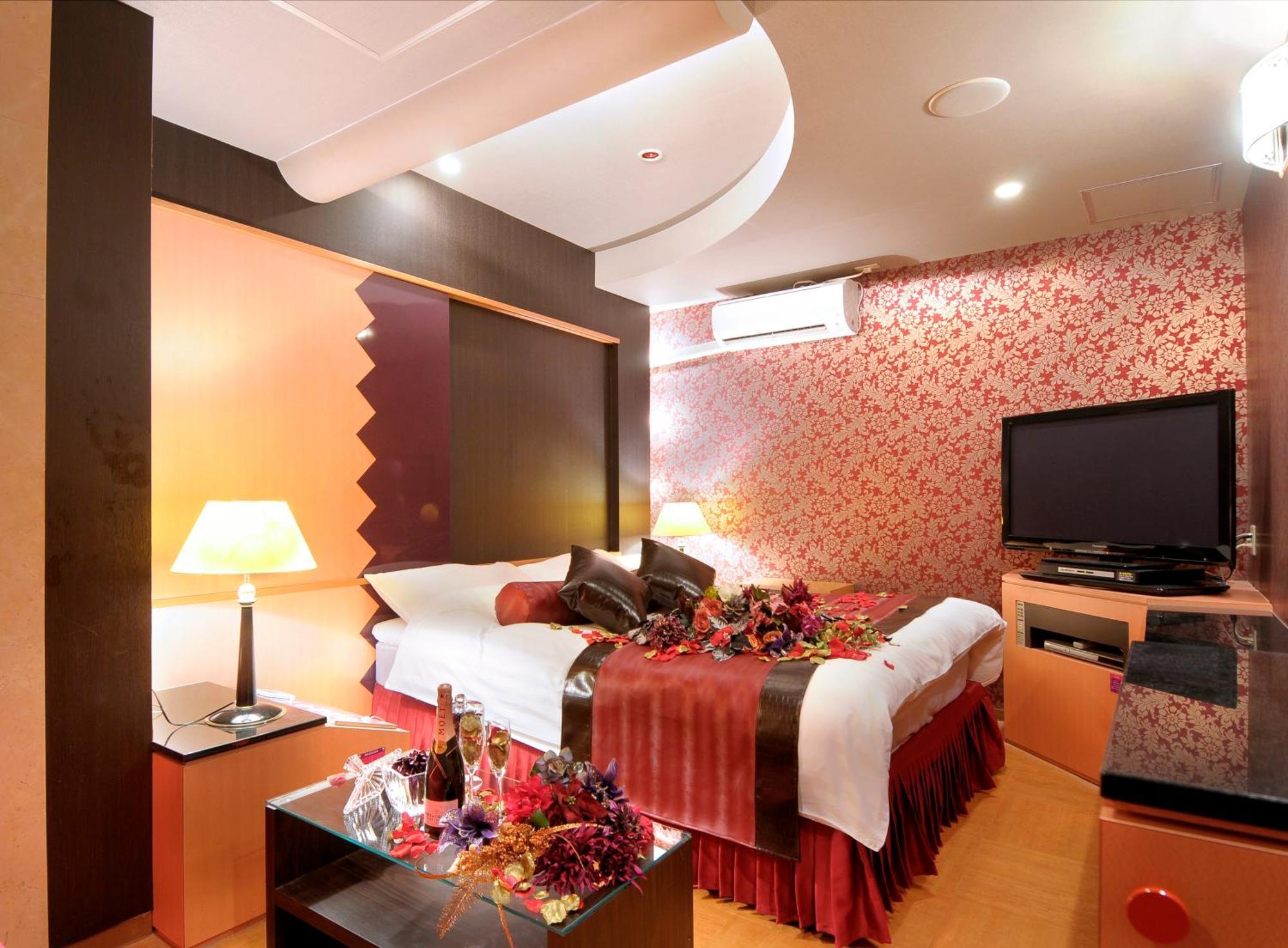 Hotel Love Ikutama -Adult Only Осака Екстериор снимка