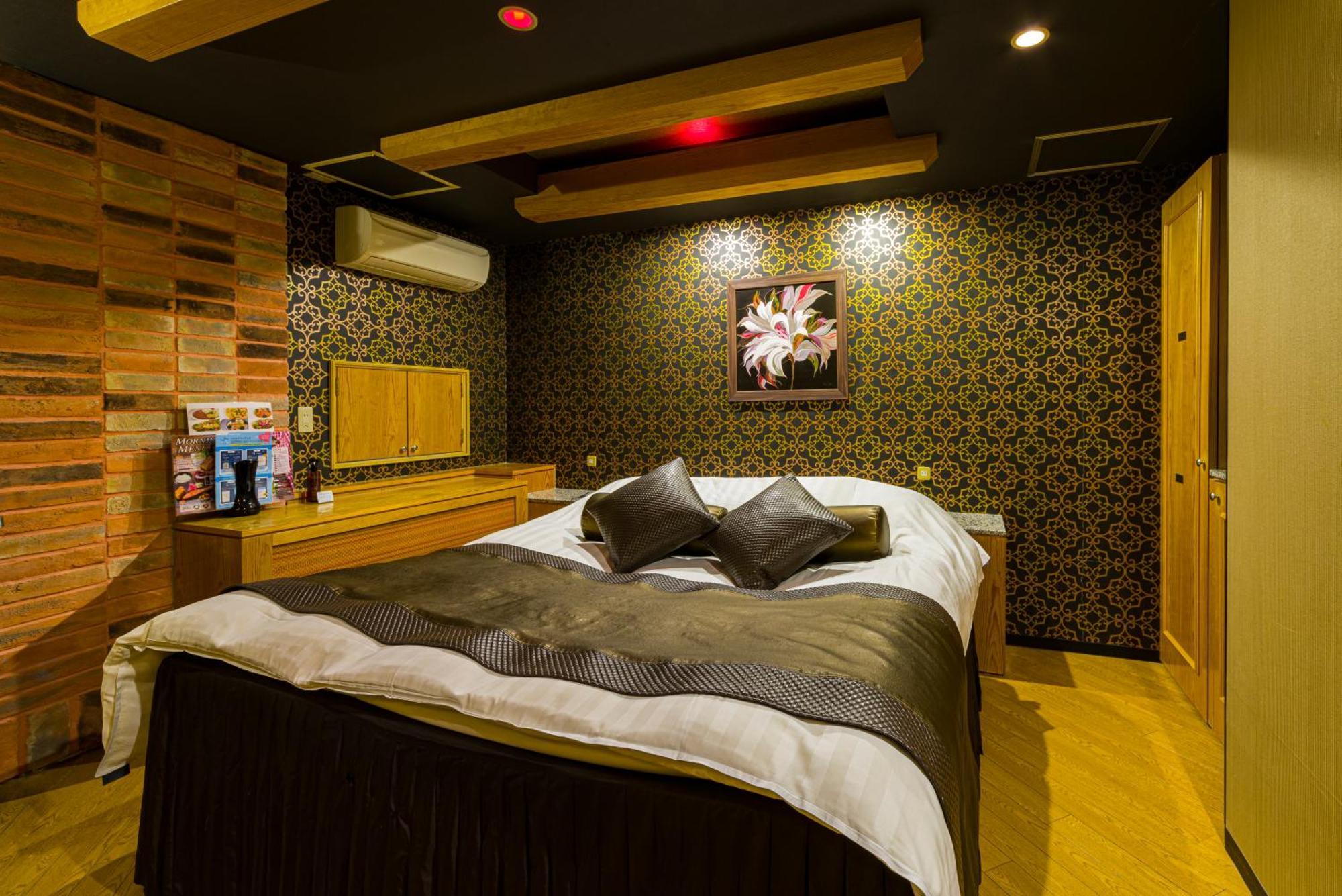 Hotel Love Ikutama -Adult Only Осака Екстериор снимка