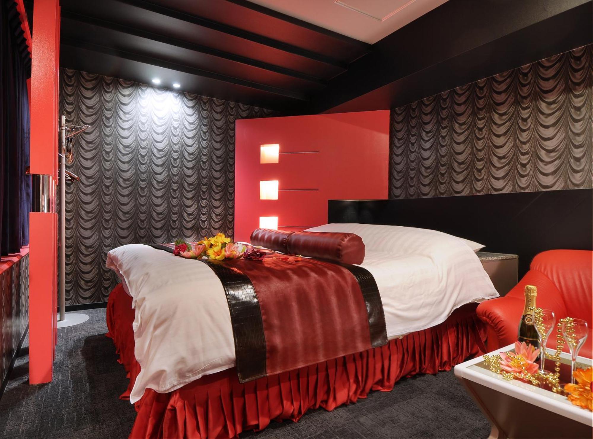 Hotel Love Ikutama -Adult Only Осака Екстериор снимка
