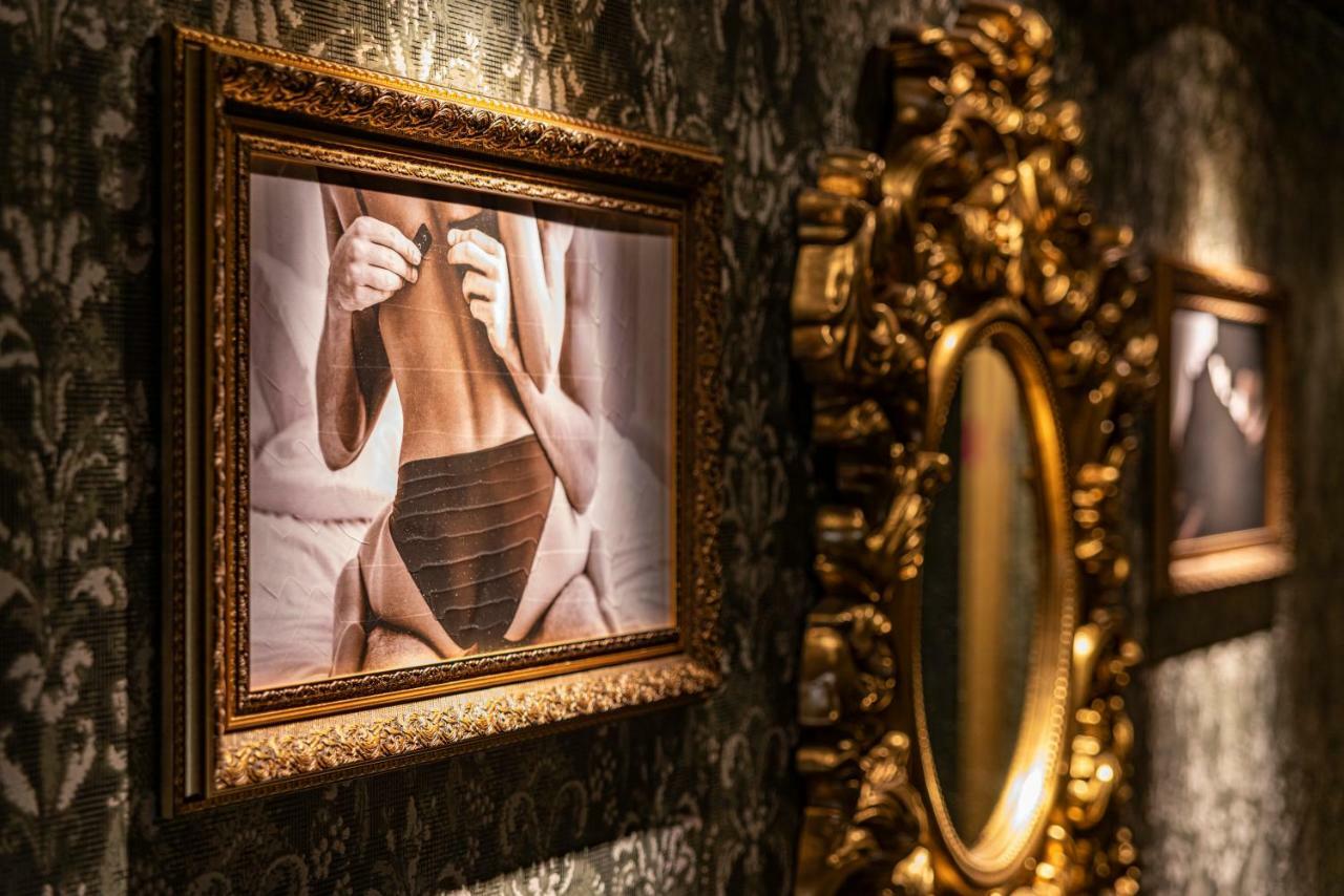 Hotel Love Ikutama -Adult Only Осака Екстериор снимка